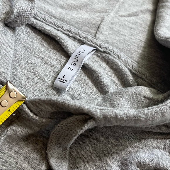 Z Supply Women's Large Gray Zip Up Hoodie - Picture 6 of 9
